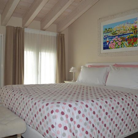 B&B La Fiaba Сирмионе Экстерьер фото
