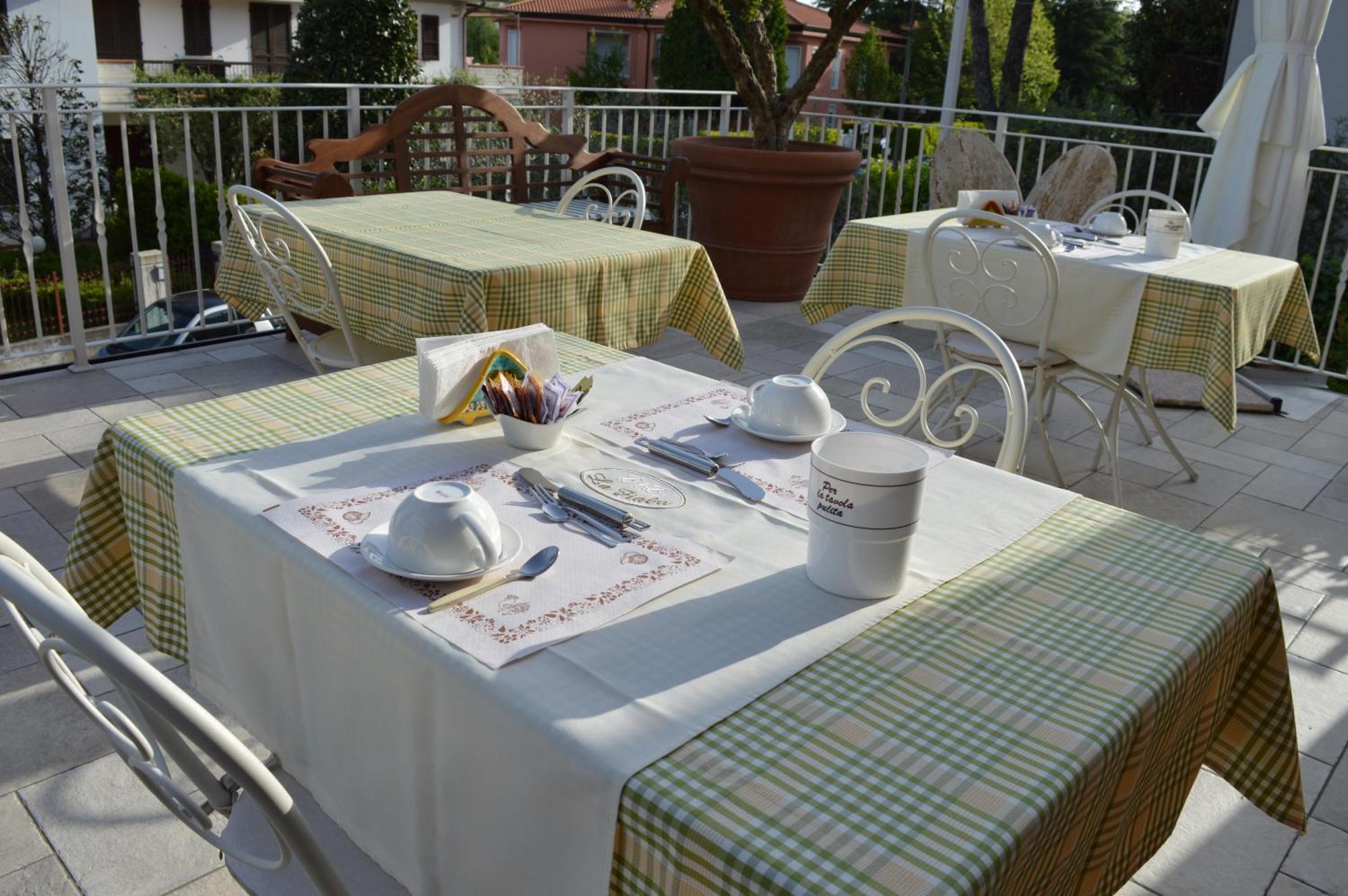 B&B La Fiaba Сирмионе Экстерьер фото
