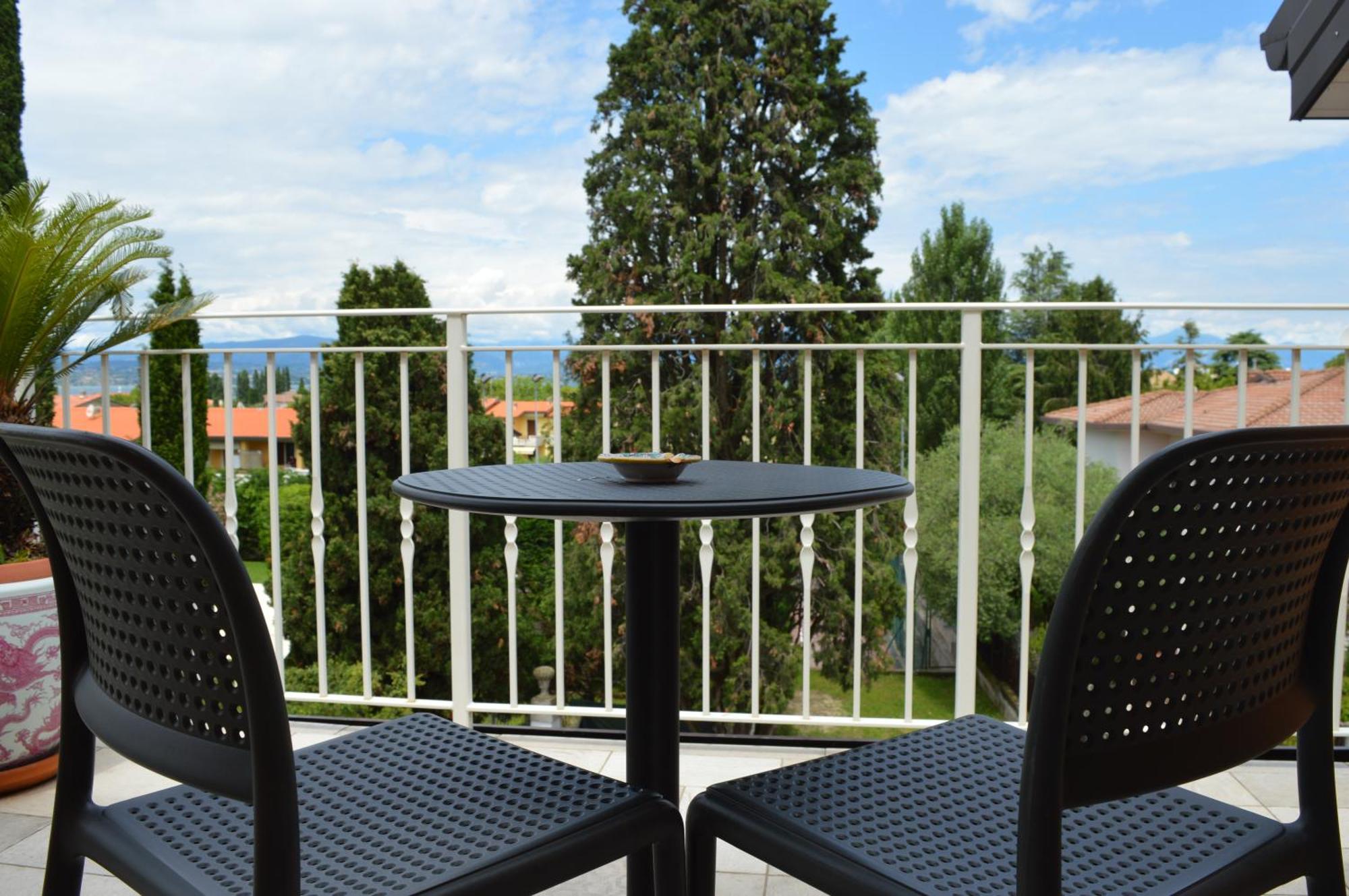 B&B La Fiaba Сирмионе Экстерьер фото